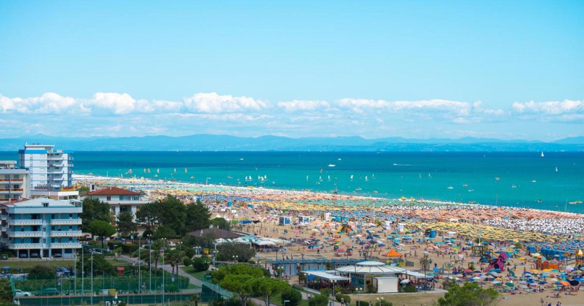 Nice Apartment With Terrace Next To The Sea Bibione Buitenkant foto