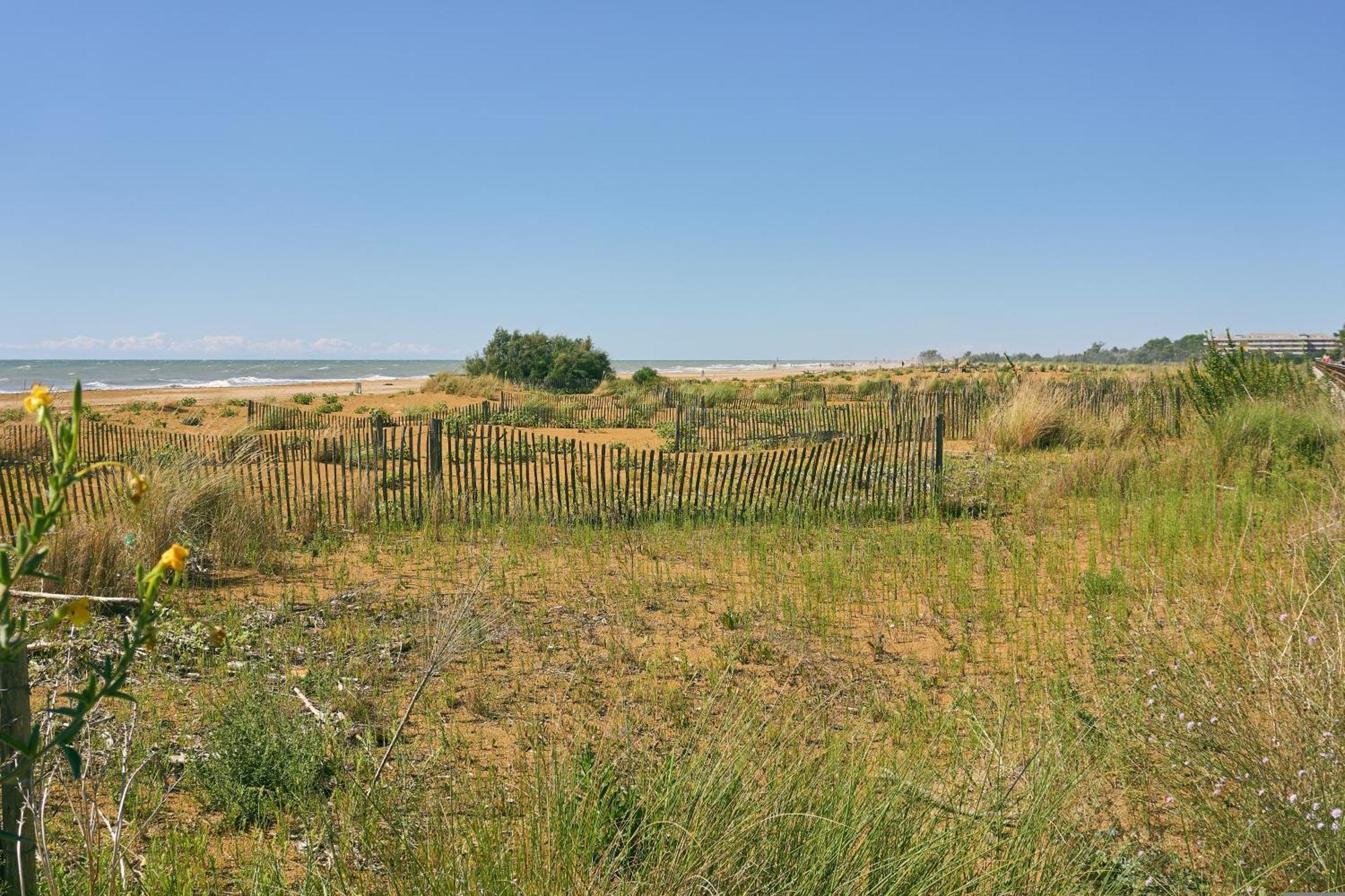 Nice Apartment With Terrace Next To The Sea Bibione Buitenkant foto